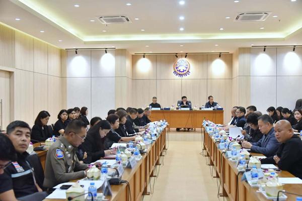 ต่างชาติใช้คนไทย