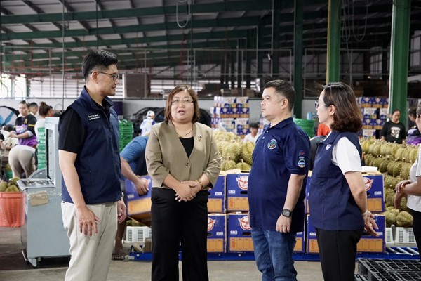 พาณิชย์ ลงใต้ติดตามทุเรียน จ.ชุมพร เผยล้งเริ่มเปิดรับซื้อ ตลาดส่งออกยังไปได้ดี