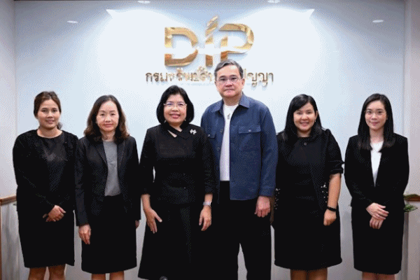นักเขียนบทละครโทรทัศน์