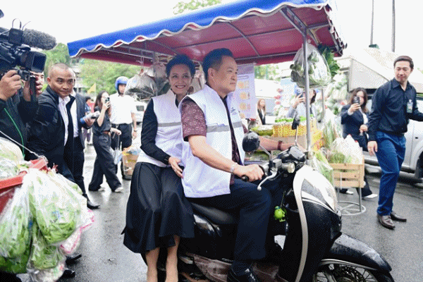 อนุทิน คิกออฟส่งรถพุ่มพวง 3,800 คัน นำของถูกขายแหล่งชุมชน-พื้นที่ห่างไกล