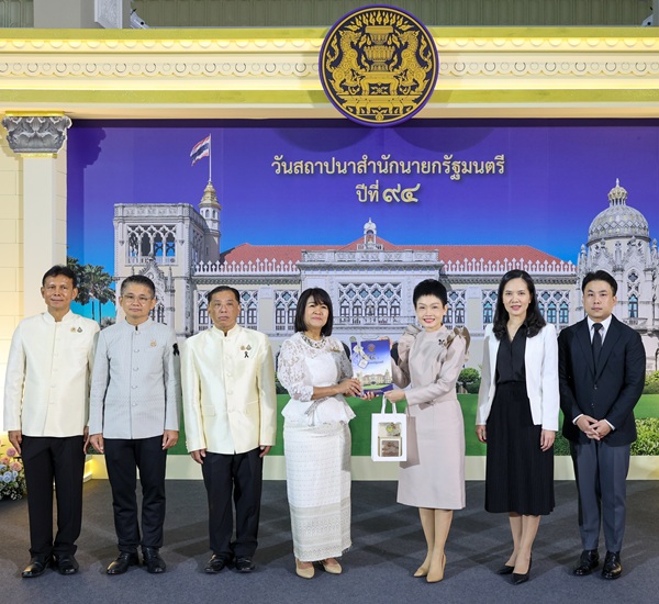 ผู้บริหารกรมสรรพสามิตร่วมแสดงความยินดี เนื่องในโอกาสวันคล้ายวันสถาปนาสำนักนายกรัฐมนตรี ปีที่ 94
