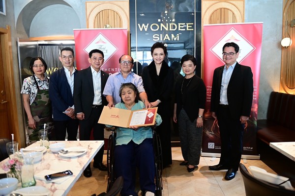 ศุภจี เยี่ยมร้าน Wondee Siam นิวยอร์ก การันตีได้ Thai SELECT หนุนดังกว่าเดิม