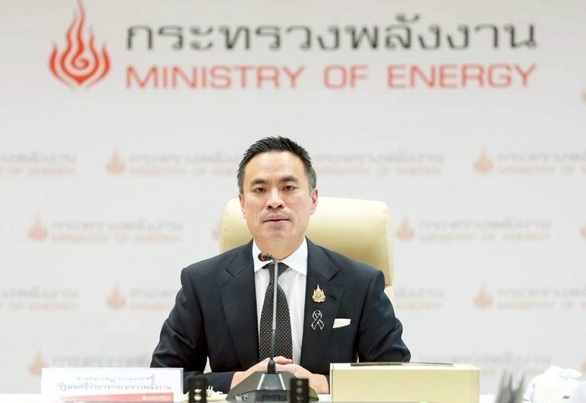 เอกนัฏ พร้อมพันธุ์