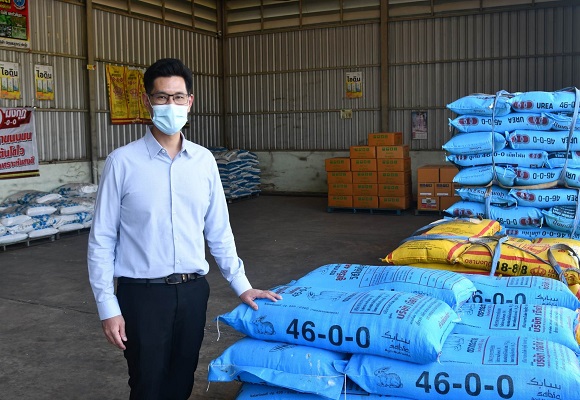 พาณิชย์ เผยปุ๋ยยูเรีย-แอมโมเนียมซัลเฟต ราคาลงต่อเนื่อง ปริมาณมีเพียงพอ