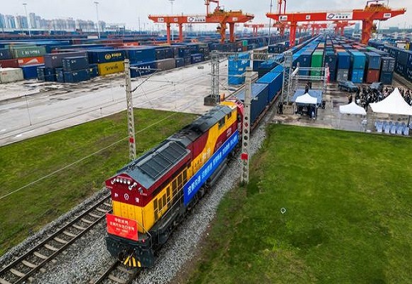 รถไฟบรรทุกสินค้าจีน-ยุโรป ครบ 10,000 เที่ยวของปี 2566 เร็วกว่า 2565 22 วัน เร่งกระตุ้นความร่วมมือ BRI