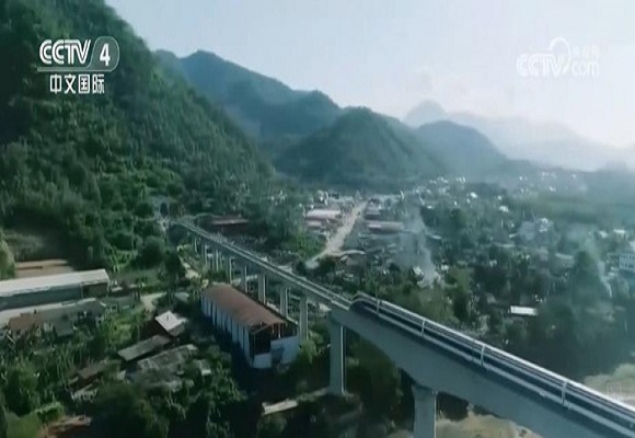 การรับส่งผู้โดยสารและสินค้าผ่านแดนรถไฟจีน-ลาว เป็นไปด้วยดี