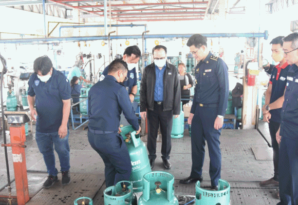 พาณิชย์ ลงตรวจตลาดสด ติดตามราคาอย่างใกล้ชิด เพื่อรักษาความเป็นธรรมทางการค้าในช่วงสงกรานต์ 2566