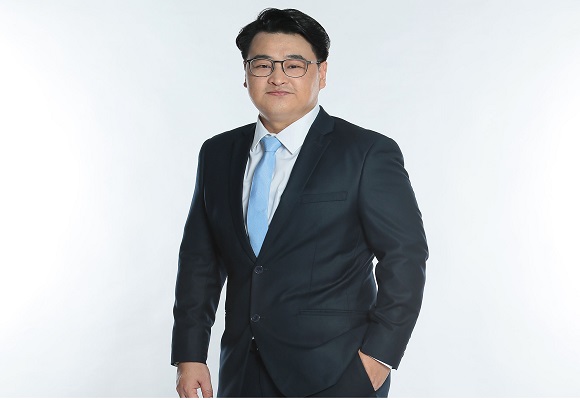 'ดนัยณัฏฐ์ โชคอำนวย'ที่ปรึกษารมว.อุตสาหกรรมหนุนรถแดงเชียงใหม่คงอัตลักษณ์รถสาธารณะประจำท้องถิ่นภาคเหนือเปลี่ยนมาใช้พลังงานไฟฟ้าแทนน้ำมัน
