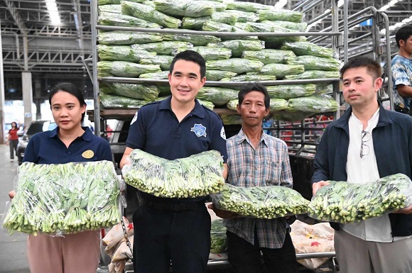 พาณิชย์ ตรวจตลาดกินเจ สุดคึกคัก ผนึกตลาดกลางเติมผักเต็มสูบ ชี้ราคาถูกกว่าปีก่อน