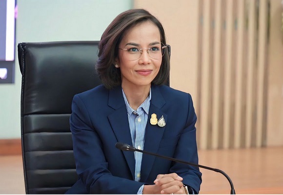 พิมพ์ภัทรา ร่วมสืบสานประเพณีไทย วอนอุดหนุนสินค้ามาตรฐาน มผช. กระตุ้นเศรษฐกิจชุมชน