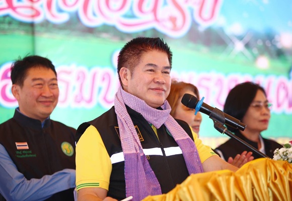  รมว.ธรรมนัส ลงพื้นที่จังหวัดร้อยเอ็ด แจ้งข่าวดีพักหนี้สหกรณ์ พร้อมเตรียมจำหน่ายเมล็ดพันธุ์ข้าวราคาถูก