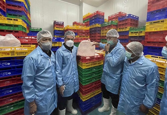 พาณิชย์ ตรวจห้องเย็น ติดตามหมูเถื่อน ยันไม่พบ ย้ำใครมีเบาะแส แจ้งมา พร้อมลุยจับ