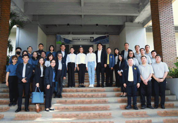 'พิมพ์ภัทรา'รมว.อุตสาหกรรม ลงพื้นที่ชลบุรี เร่งพัฒนาอุตสาหกรรมสู่เมืองเศรษฐกิจชั้นนำอาเซียน