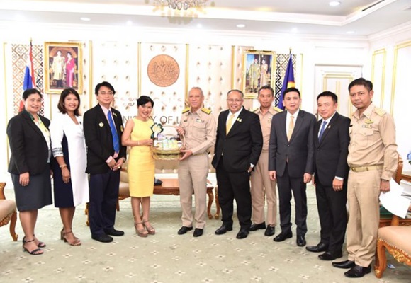 รมว.แรงงาน'พิพัฒน์'หารือ ม.เกษตรฯ ลุยนำร่องระบบธนาคารสะสมหน่วยกิต ยกระดับฝีมือแรงงานทุกช่วงวัย เดินหน้า อัพสกิล แรงงานไทย 