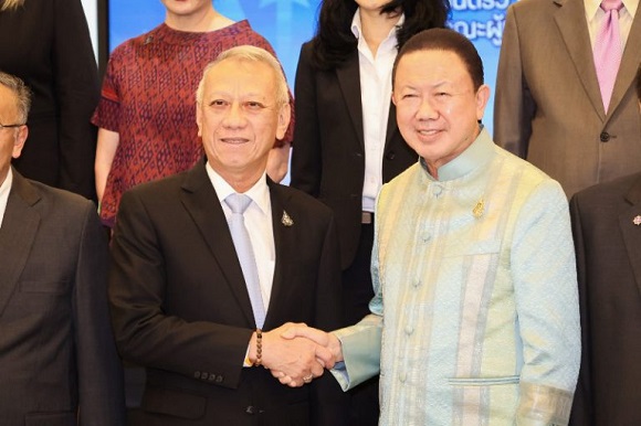รมว.พิพัฒน์ จับเข่าคุยหอการค้าฯ เล็งเอ็มโอยู 4 กระทรวง เร่งอัพสกิลแรงงานไทย ขับเคลื่อนเศรษฐกิจ