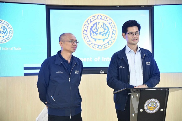 พาณิชย์ เชื่อมโยงปุ๋ยราคาถูก 64 สูตร 144 รายการ ขายกลุ่มเกษตรกร 3.04 ล้านกระสอบ