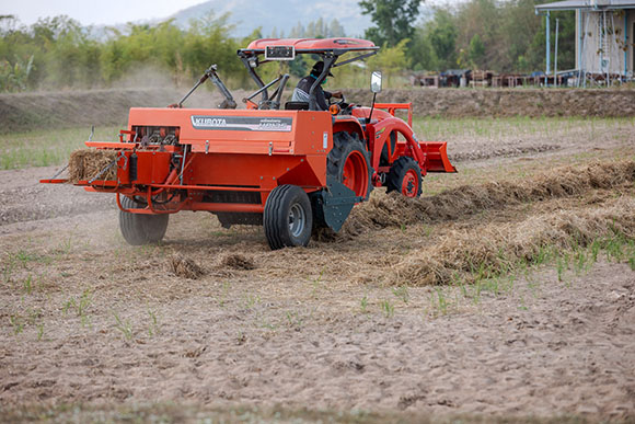 7022 Kubota 02