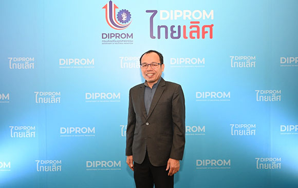 ดีพร้อม เดินเกมพลิกโฉมเอสเอ็มอี ด้วยกลยุทธ์ ‘Partnership Coaching’ ดึง 4 กูรูธุรกิจดันสินค้าท็อปพรีเมียมผุดไอเดียต่อยอดอัตลักษณ์ เสิร์ฟดีมานด์สู่ตลาดโลก