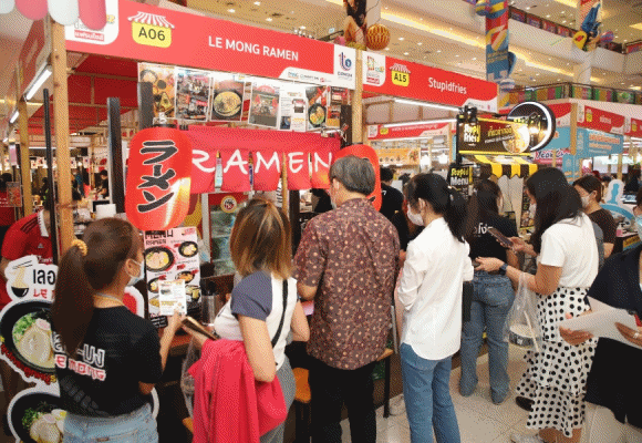 มหกรรมชี้ช่องรวยเซ็นทรัลบางนาสุดปัง!! งาน 4 วัน ยอดคนทะลุ 15,000 ราย สร้างเงินสะพัดสูง 240 ลบ. ปักหมุดมหกรรมแฟรนไชส์แห่งปี Smart SME EXPO 2023