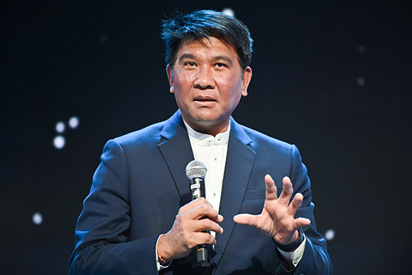4718 UTCC รศดร ธนวรรธน์