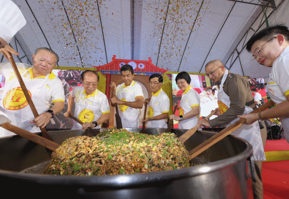 เปิดยิ่งใหญ่ประเพณีงานเจ เยาวราช 2566