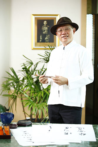 สัมผัสสุนทรียศิลป์แห่งความสุข ถ่ายทอดเรื่องราวผ่านภาพถ่ายและวรรณกรรม ‘ประทีปทัศน์ 5’ โดย ดร.ประทีป ตั้งมติธรรม