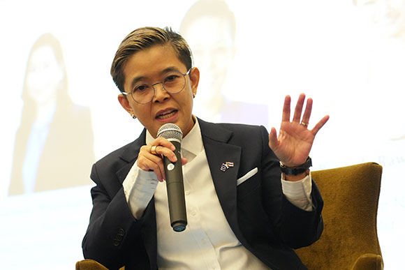 3297 เขมิกา รัตนกุล