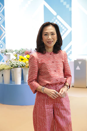 4033 EmDistrict สุธาวดี ศิริธนชัย