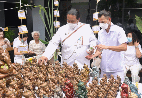 มูลนิธิอาร์ตโนแฮนด์ จัดสร้าง ‘พระพิฆเนศศรีตันติคณปติ’ รับคเนศจตุรถีมงคล 2567 สมทบทุนกิจกรรมสาธารณกุศล เพื่อศิลปินพิการ และผู้ด้อยโอกาส