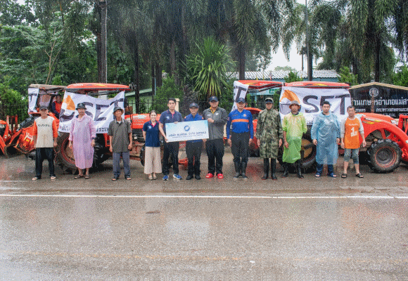 ธนพิริยะ (TNP) เป็นตัวแทนจากตลาดหลักทรัพย์ฯ สนับสนุนรถบรรทุก รถไถฟาร์มและอุปกรณ์ทำความสะอาด เพื่อช่วยเหลือและเร่งฟื้นฟูพื้นที่น้ำท่วม จ.เชียงราย