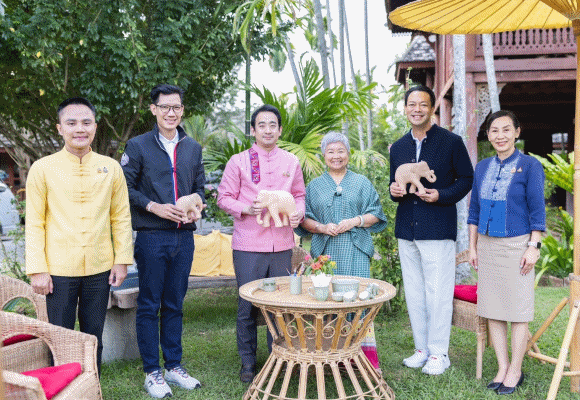 รัฐมนตรีช่วยว่าการกระทรวงการคลังเยี่ยมชมกิจการผู้ประกอบการส่งออกใน จ.เชียงใหม่
