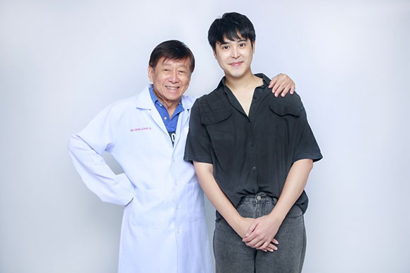 ‘บอส ณัทกร’ อัพหล่อกับธีรพรคลินิก ทำ Lucky eye แก้ไขชั้นตา เติมความมั่นใจแบบเต็มร้อย!