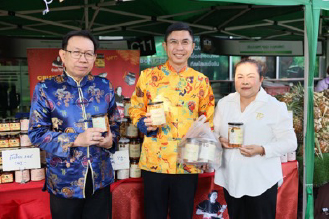 ผู้จัดการ ธ.ก.ส. เยี่ยมชม BAAC Farmers Market ภายใต้ธีม ‘Happy Chinese New Year 2025’
