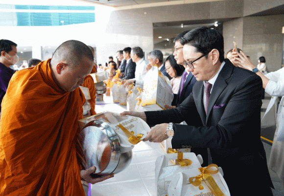 ธนาคารไทยพาณิชย์ธนาคารไทยแห่งแรก ทำบุญตักบาตรครบรอบ 118 ปี