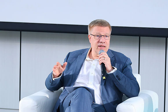 3350 AZAY โทมัส วิลสัน