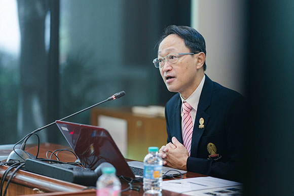 7273 CU EN รศดร วิทยา2