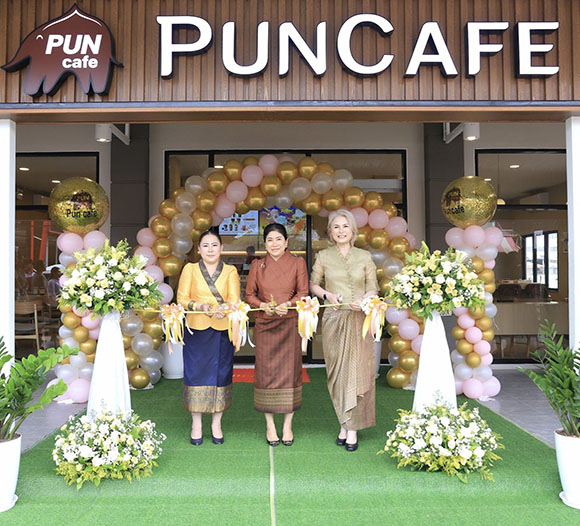 พันธุ์ไทย เดินหน้าขยายตลาด สปป.ลาว ผุด ปันคาเฟ่ สาขาใหม่ ดันยอดขายโต 2 เท่า ตั้งเป้าเปิดอีก 4 สาขาในปีนี้