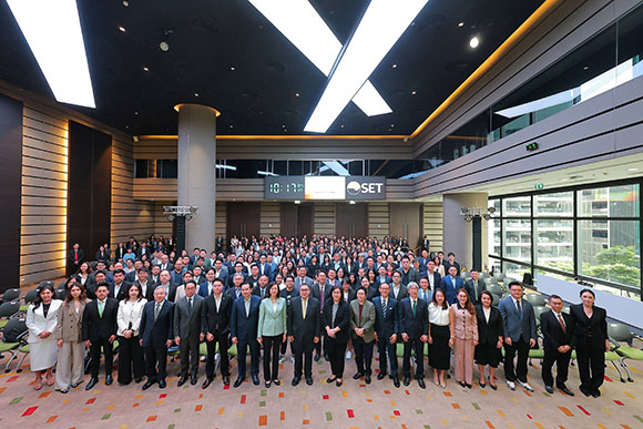 ตลาดหลักทรัพย์ฯ ขยายผลสำเร็จโครงการ ESG DNA ปีที่ 2 สร้างความรู้ ทักษะความยั่งยืนสู่พนักงาน 1.9 แสนคน