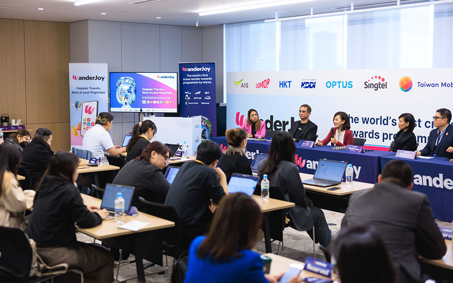 10438 AIS WanderJoy 3