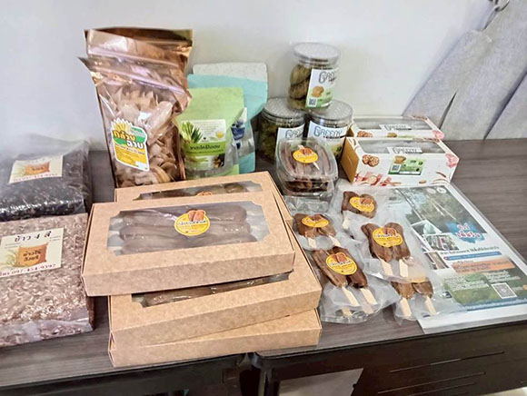 11240 4 กล้วยแต๊ดแต๋