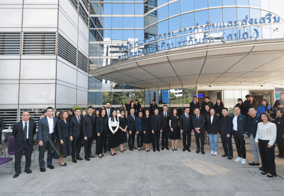 สมาคมประกันชีวิตไทยผนึกกำลังอุตสาหกรรมประกันภัยส่งต่อความห่วงใยช่วยเหลือผู้ประสบภัยภาคใต้