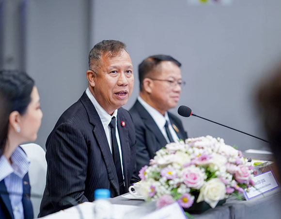 12253 สวก ชวลิต