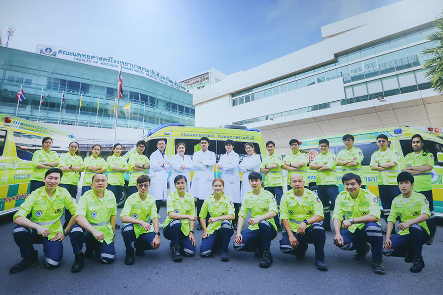 12400 Rama 1 ทีมงานศูนย์อุบัติเหตุและเวชศาสตร์ฉุกเฉิน