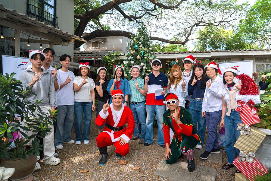 กรุงไทย-แอกซ่า ประกันชีวิต ร่วมกับ The First Ultimate Big Fan จัดกิจกรรม A Jolly Christmas ส่งท้ายปีอย่างอบอุ่น
