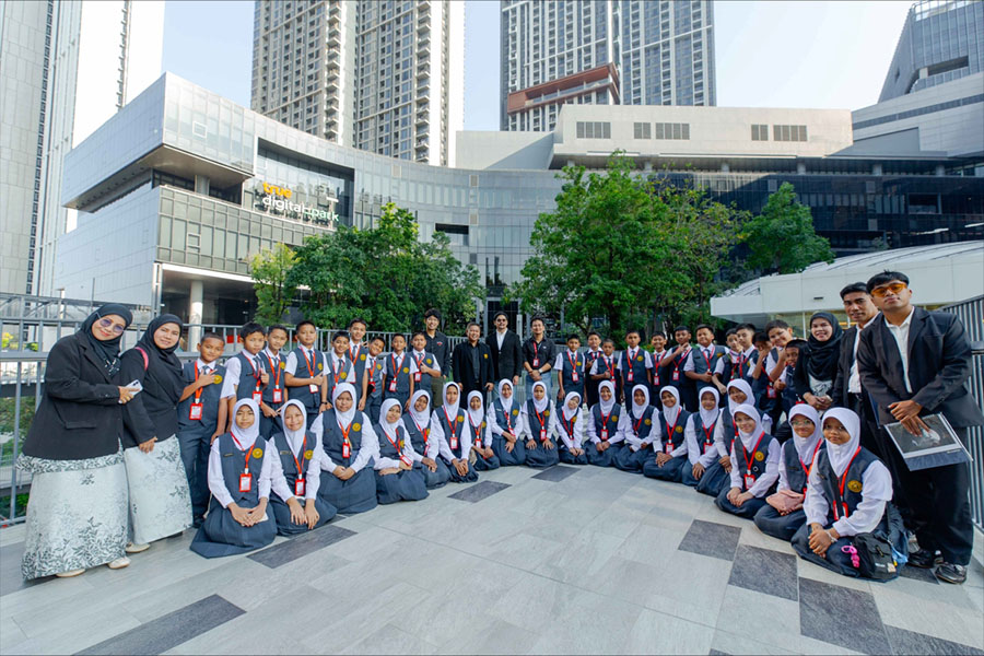 ทรู ดิจิทัล พาร์ค เปิดประตูสู่นวัตกรรม ต้อนรับคณะโรงเรียนสายบุรีอิสลามวิทยา ปัตตานี สัมผัสเทคโนโลยีล้ำสมัย ณ CP-CoE และ Hyundai IONIQ Lab