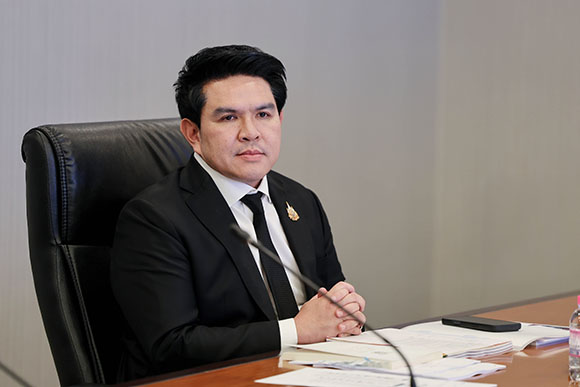 1100 สุรศักดิ์ พันธ์เจริญวรกุล รอว