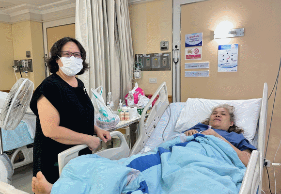 ธ.ก.ส. เยี่ยมลูกค้าที่ได้รับบาดเจ็บเหตุเครนก่อสร้างรถไฟความเร็วสูงถล่มทับรถไฟ