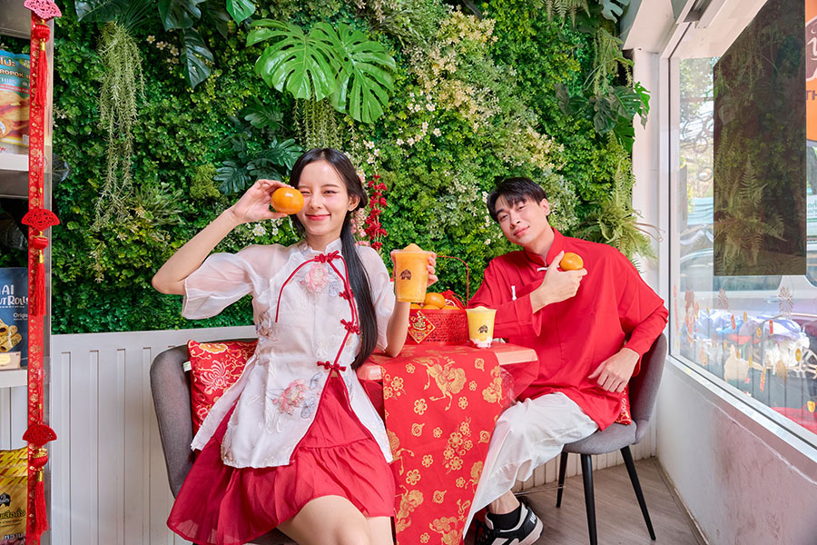 พันธุ์ไทย ปล่อยแคมเปญ &lsquo;ปีม้าห้าเฮง&rsquo; ต้อนรับตรุษจีน ชูกลยุทธ์ Cultural Marketing จุดกระแสผ่าน &lsquo;เจ๊แต๋ว&rsquo; จัดเต็มทุกความปังทั้งเมนูพิเศษ แก้วมงคล และของขวัญสุดเฮง