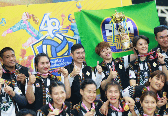 ผู้จัดการ ธ.ก.ส. ร่วมชมและให้กำลังใจนักกีฬาในการแข่งขันวอลเลย์บอลกีฬารัฐวิสาหกิจ ครั้งที่ 48