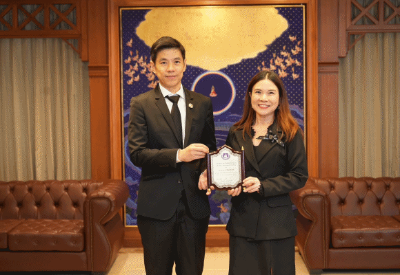 ธอส. รับโล่ประกาศเกียรติคุณผู้ทำคุณประโยชน์จาก สตช.- บช.ตชด. สะท้อนความมุ่งมั่นการยกระดับคุณภาพชีวิตและการศึกษาในพื้นที่ห่างไกล